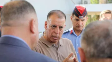 استماع الفراية لمطالب المسؤولين حول اكتظاظ جسر الملك حسين: الأسباب والحلول المقترحة