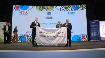 رئيس جامعة عمان الأهلية يتلقى راية المهرجان الوطني للتكنولوجيا لعام 2026.