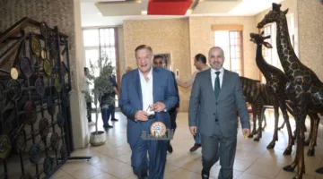 الدغمي يزور الدكتور فرحان المشاقبة (صور)
