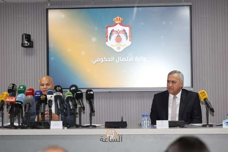 البكار: أوقفنا هيمنة مكاتب تصاريح العمل وليس لدينا أي ضغوط. البكار: أوقفنا هيمنة مكاتب تصاريح العمل وليس لدينا أي ضغوط.