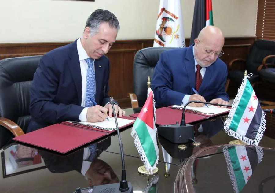 الاجتماع الاقتصادي الأردني السوري يسفر عن اتفاقيات لتطوير التعاون المشترك الاجتماع الاقتصادي الأردني السوري يسفر عن اتفاقيات لتطوير التعاون المشترك