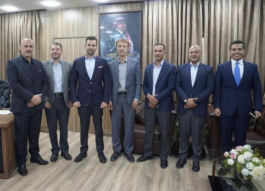 وفد من جامعة الشرق الأوسط وشركة يان يلتقي بمسؤول الجيزة ورئيس اللجنة البلدية لاستكشاف آفاق التعاون (صور)