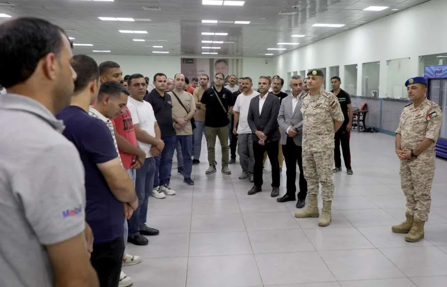 وصول فرق المستشفى الميداني الأردني إلى جنوب غزة/7 (صور) وصول فرق المستشفى الميداني الأردني إلى جنوب غزة/7 (صور)
