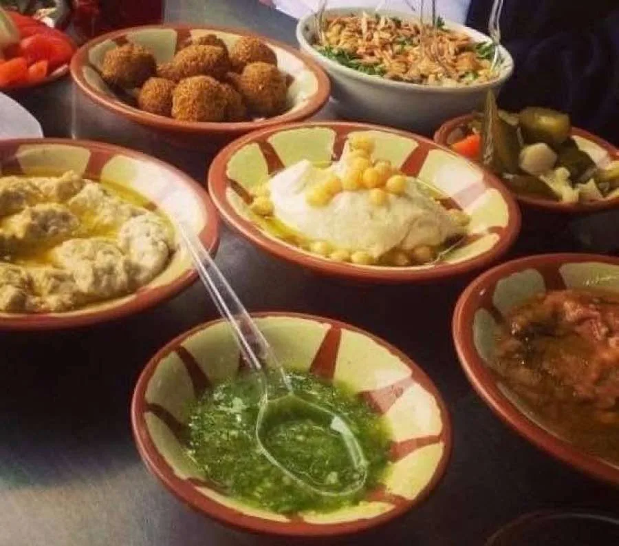لماذا يفضل الأردنيون تناول الفلافل والحمص يوم الجمعة.. ومن الذي سيتضرر؟ لماذا يفضل الأردنيون تناول الفلافل والحمص يوم الجمعة.. ومن الذي سيتضرر؟