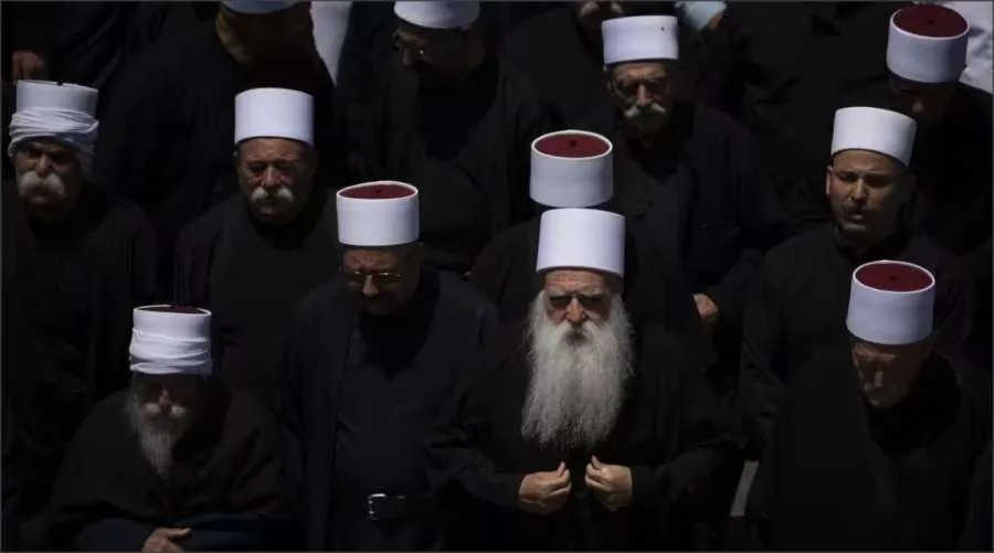 دروز المشرق: عقيدة سرية لا تت允许 اعتناق الدين بعد الولادة (فيديو)
