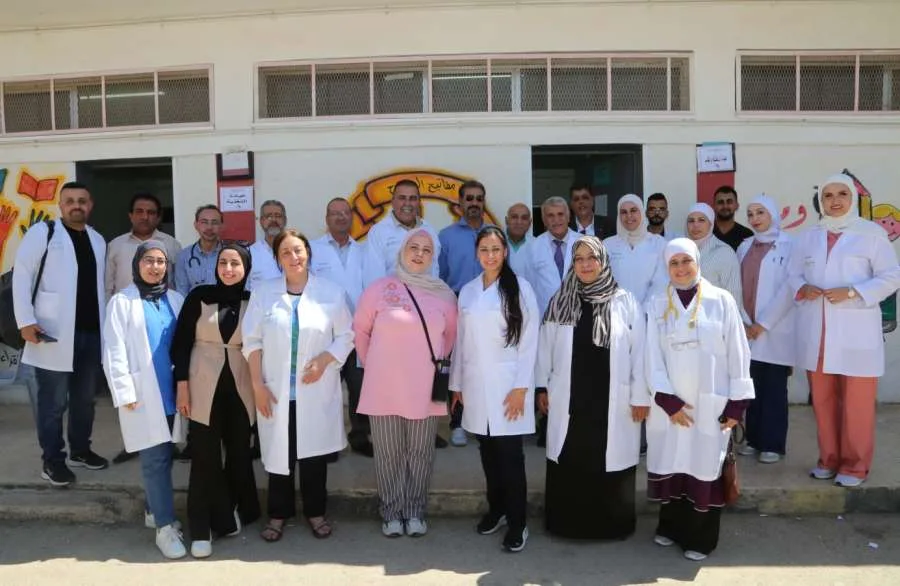 866 شخصاً استفادوا من اليوم الطبي المجاني الذي نظمته جمعية البر والإحسان في رحاب بمحافظة المفرق (صور)