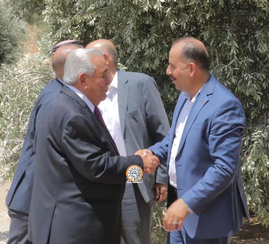 خالد خليف الخوالده أبو خليف يقيم حفلًا (صور) خالد خليف الخوالده أبو خليف يقيم حفلًا (صور)