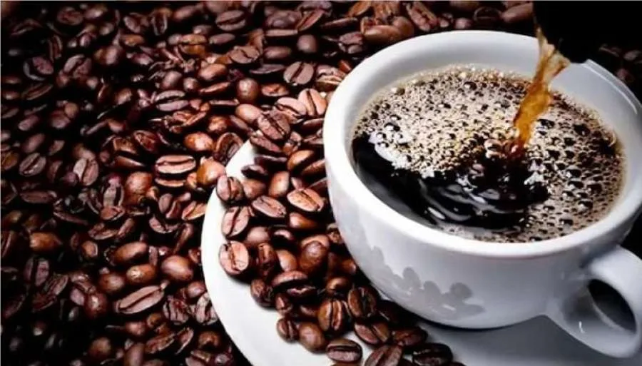 دراسة: تأثير شرب القهوة على فعالية الدماغ ونوعية النوم
