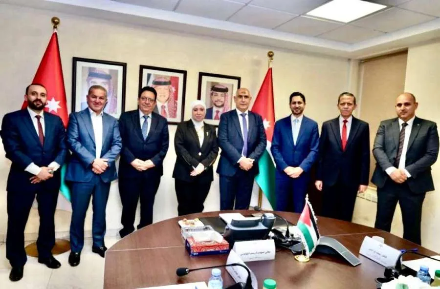 اجتماعات بارزة بمشاركة عدد من المسؤولين العرب والدوليين في مجال النقل البري اجتماعات بارزة بمشاركة عدد من المسؤولين العرب والدوليين في مجال النقل البري