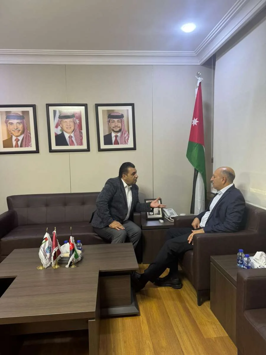 النائب السعود يساهم في تقديم المساعدات الإنسانية لقطاع غزة ويناقش طرق إدخالها مع الهيئة الخيرية الهاشمية.