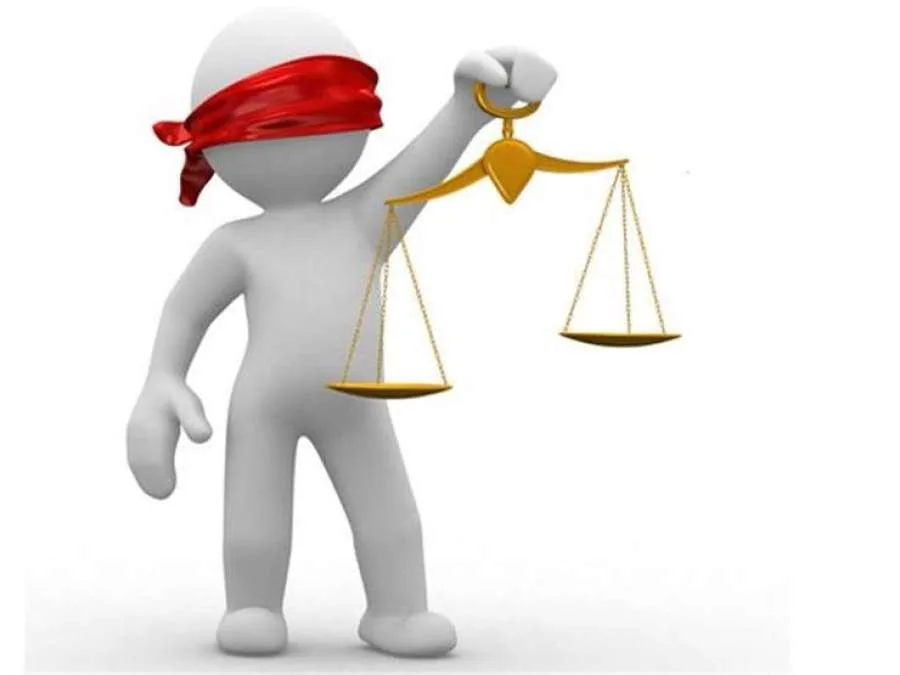 ما هو الحكم الشرعي بخصوص قبول هدية مالية من الأب، مع العلم أنه لا يمنحها بالتساوي لجميع إخواني؟