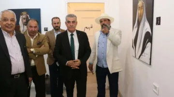 الأمين العام للثقافة ي inaugurate معرض فني وتاريخي يستعرض مسيرة الملك المؤسس.
