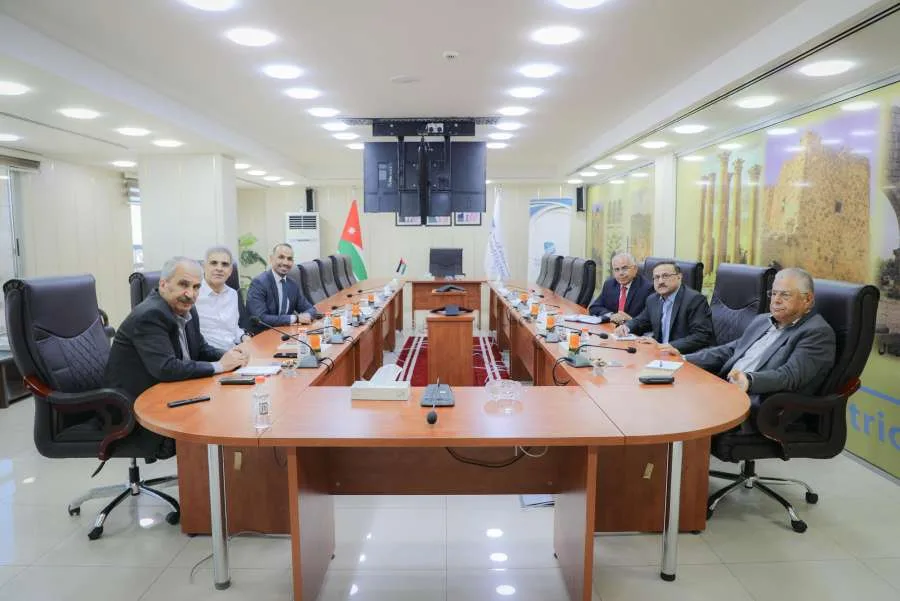 صندوق استثمار أموال الضمان الاجتماعي يستعرض إنجازات شركة كهرباء إربد وخططها المستقبلية (صور)