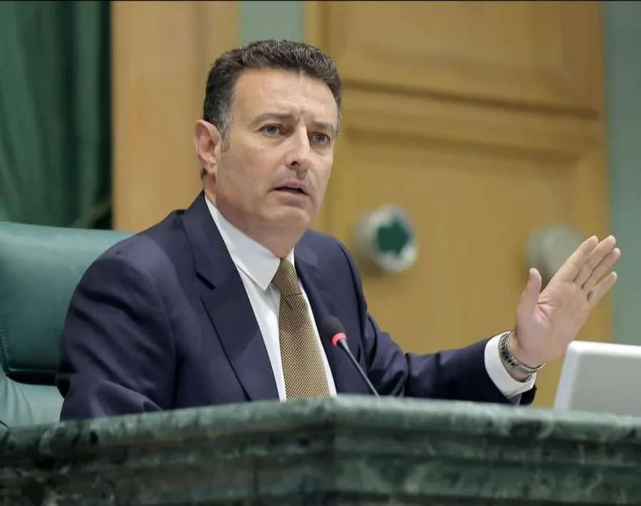 الصفدي: قرار الكنيست غير مشروع وغير قانوني والأراضي في الضفة الغربية ستظل فلسطينية بحتة. الصفدي: قرار الكنيست غير مشروع وغير قانوني والأراضي في الضفة الغربية ستظل فلسطينية بحتة.
