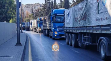 قافلة جديدة من الشاحنات الأردنية تتجه نحو غزة عبر المدن (صور وفيديو)