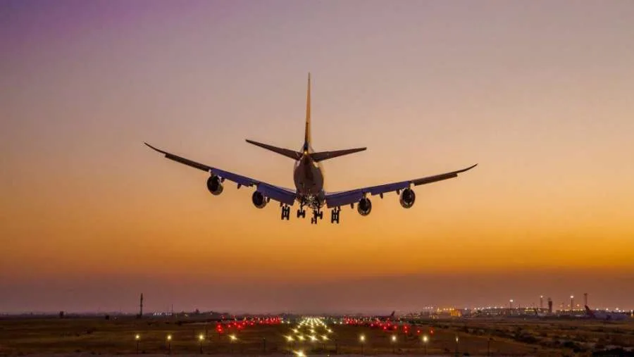 مطار الملكة علياء يحقق رقماً قياسياً في حركة passageiros بتسجيل 4.4 مليون مسافر خلال النصف الأول من السنة. مطار الملكة علياء يحقق رقماً قياسياً في حركة passageiros بتسجيل 4.4 مليون مسافر خلال النصف الأول من السنة.