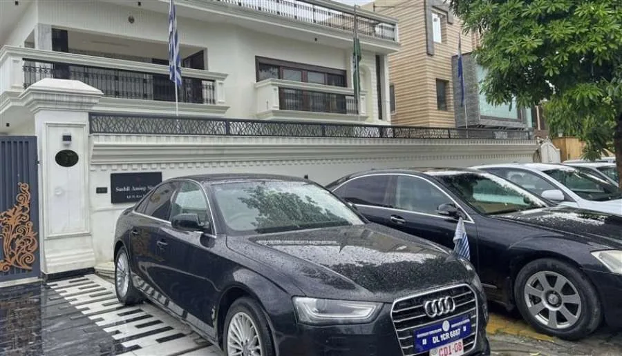 فضيحة في نيودلهي بعد اكتشاف سفارة غير حقيقية ودبلوماسي مزيف فضيحة في نيودلهي بعد اكتشاف سفارة غير حقيقية ودبلوماسي مزيف