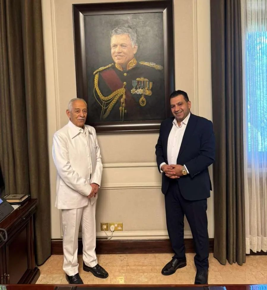 النائب السعود: على خطى الملك، نرسل 20 شاحنة مساعدات غذائية وعيادات طبية لأهلنا في غزة النائب السعود: على خطى الملك، نرسل 20 شاحنة مساعدات غذائية وعيادات طبية لأهلنا في غزة