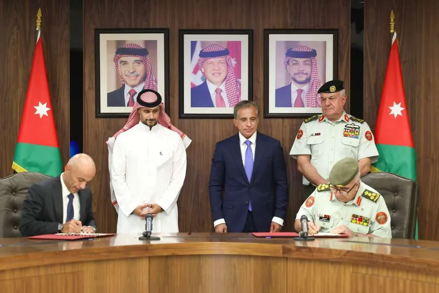 توقيع اتفاقيتين لإنشاء المستشفى الجديد في مأدبا وتطوير التحول الرقمي لمستشفيات الخدمات الطبية الملكية توقيع اتفاقيتين لإنشاء المستشفى الجديد في مأدبا وتطوير التحول الرقمي لمستشفيات الخدمات الطبية الملكية
