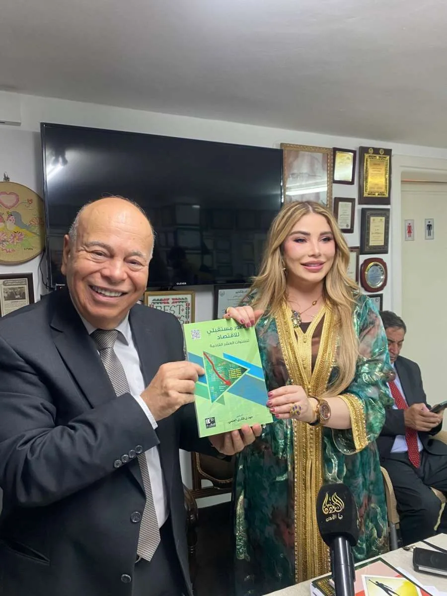 صالون الدكتور مهدي العلمي يستقبل الكاتبة سارة طالب السهيل (صور)
