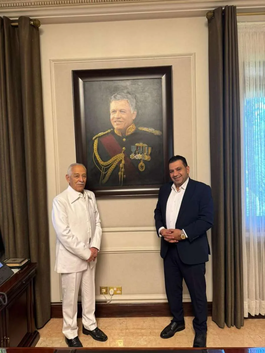 النائب السعود: بتوجيه من الملك، أرسلنا 20 شاحنة غذائية وعيادات طبية لمساعدة أهلنا في غزة.