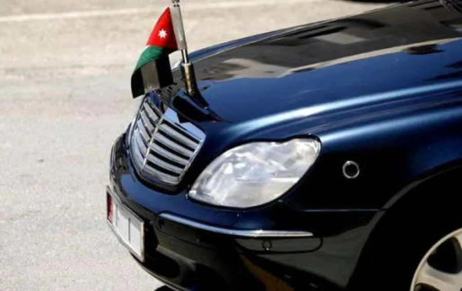 مجلس الوزراء يوافق على تعديل نظام لوحات السيارات لاستبدال الأرقام في اللوحات الحكومية بالحروف. مجلس الوزراء يوافق على تعديل نظام لوحات السيارات لاستبدال الأرقام في اللوحات الحكومية بالحروف.