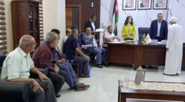 رئيس بلدية بني عبيد يناقش الاحتياجات الخدمية مع سكان النعيمة وكتم ومخيم الشهيد عزمي المفتي