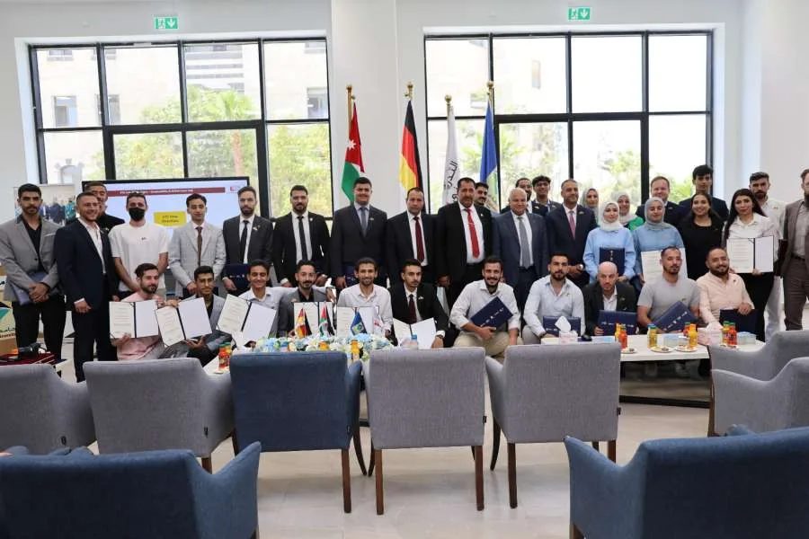 إطلاق الدفعة الأولى من المستفيدين من البرنامج التحضيري في إطار مشروع الشراكات من أجل التنمية إطلاق الدفعة الأولى من المستفيدين من البرنامج التحضيري في إطار مشروع الشراكات من أجل التنمية