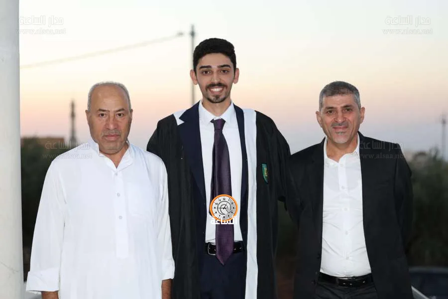 الحراحشة ينظم احتفالاً بتخرج ابنه المهندس زيد (صور) الحراحشة ينظم احتفالاً بتخرج ابنه المهندس زيد (صور)