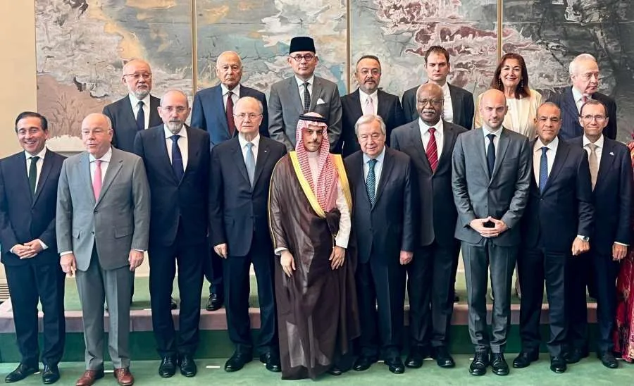 الصفدي: ظهور كارثة الفشل في تطبيق حل الدولتين بوضوح أمامنا الصفدي: ظهور كارثة الفشل في تطبيق حل الدولتين بوضوح أمامنا