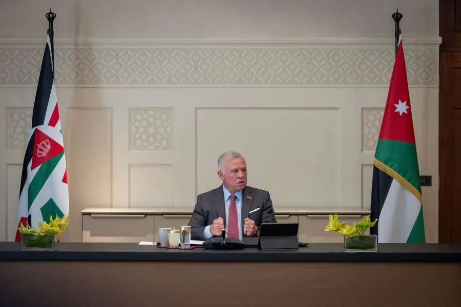 نقيب الصحفيين: الملك جعل الإعلاميين يتحملون مسؤولياتهم الوطنية. نقيب الصحفيين: الملك جعل الإعلاميين يتحملون مسؤولياتهم الوطنية.