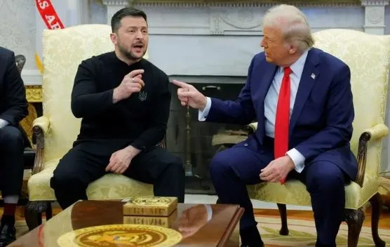 زيلينسكي وترامب يتحدثان عبر الهاتف حول إنهاء المساعدات العسكرية الأمريكية لأوكرانيا زيلينسكي وترامب يتحدثان عبر الهاتف حول إنهاء المساعدات العسكرية الأمريكية لأوكرانيا