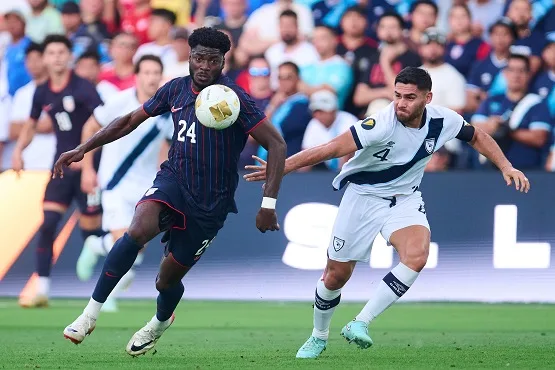 أمريكا تتقدم إلى نهائي كأس كونكاكاف بعد الفوز على غواتيمالا بهدفين. أمريكا تتقدم إلى نهائي كأس كونكاكاف بعد الفوز على غواتيمالا بهدفين.