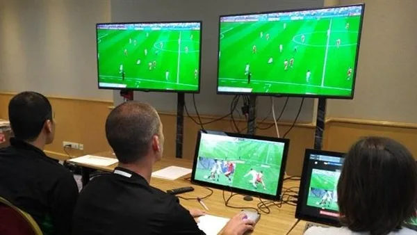اختتام معسكر اتحاد الكرة لـ 40 حكمًا مؤهلاً للحصول على رخصة الـ «VAR» اختتام معسكر اتحاد الكرة لـ 40 حكمًا مؤهلاً للحصول على رخصة الـ «VAR»