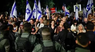 آلاف من الإسرائيليين يتظاهرون في تل أبيب تأييدًا لاتفاق تبادل الأسرى مع حماس