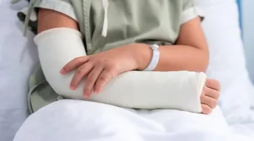 أبناؤها يتعرضون للإصابات المتكررة على مدى سنوات عديدة… كيف تتصرفين؟