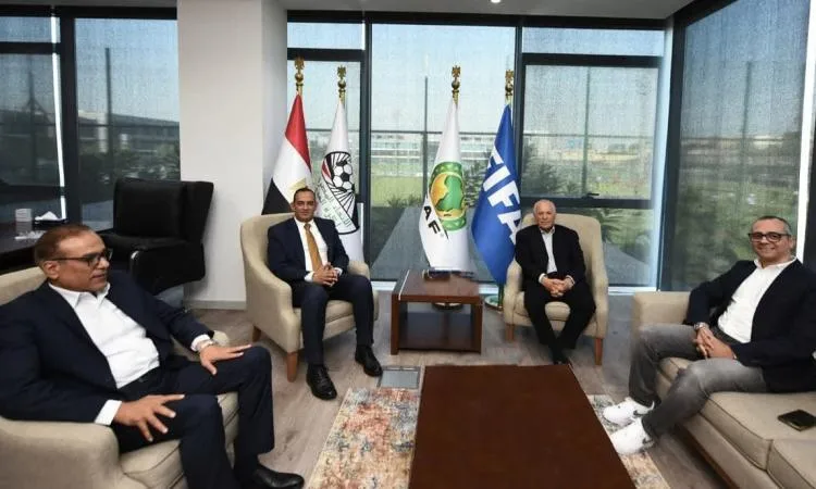 أبو ريدة يلتقي بنائب وزير التعليم لتوقيع مذكرة تعاون لاكتشاف المواهب.