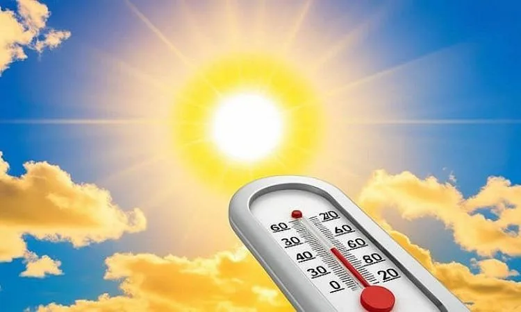 أجواء اليوم حارة جداً خلال النهار ورطبة ليلاً، والحرارة القصوى في القاهرة تبلغ 41 درجة.