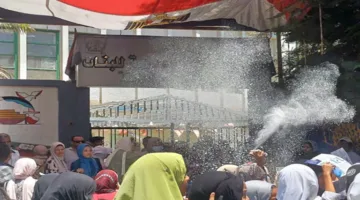 أحضان وسعادة.. طالبات أسوان يودعن امتحانات الثانوية العامة بالزغاريد والدموع