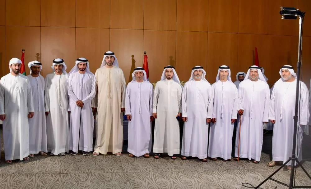 أحمد بن سعود يشارك في احتفال تخرج الضباط في “أكاديمية الشرطة”