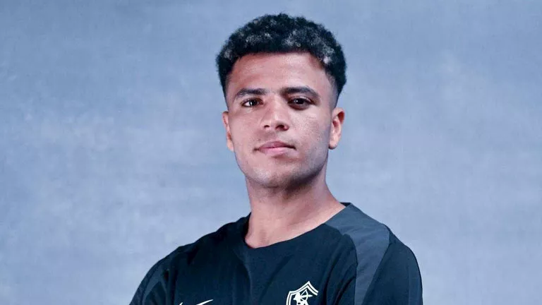 أحمد ربيع: أول تصريح له بعد انضمامه للزمالك ولم يتردد في الموافقة أحمد ربيع: أول تصريح له بعد انضمامه للزمالك ولم يتردد في الموافقة