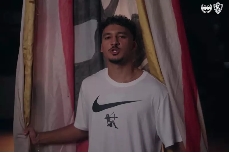 أحمد شريف: الزمالك يتفوق على المال، ولعب بجانب عبد الله السعيد شرف عظيم أحمد شريف: الزمالك يتفوق على المال، ولعب بجانب عبد الله السعيد شرف عظيم
