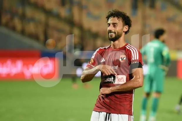 أحمد عبد القادر يقترب من الانضمام إلى زد، والأهلي يسعى لضمان تأمينه مالياً. أحمد عبد القادر يقترب من الانضمام إلى زد، والأهلي يسعى لضمان تأمينه مالياً.