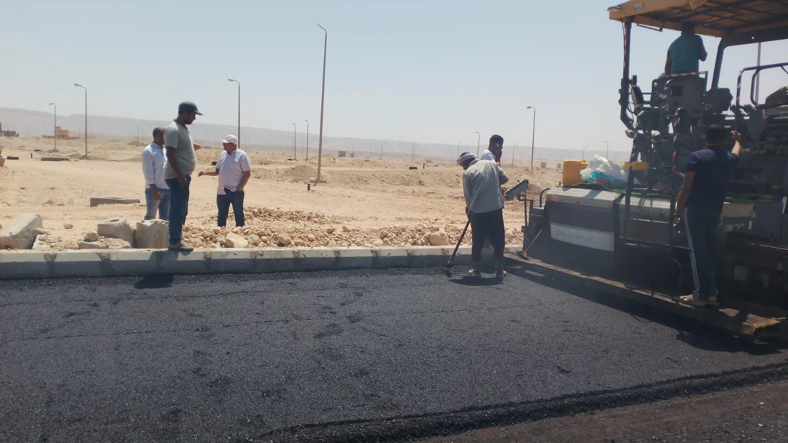 أخميم الجديدة: تدشين مركز الإسعاف واستكمال إنشاء طرق الإسكان الاجتماعي