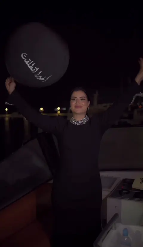 أخيراً حصلت على حريتها.. فنانة مغربية تحتفل بطلاقها على متن يخت مع أغاني شيرين (فيديو) أخيراً حصلت على حريتها.. فنانة مغربية تحتفل بطلاقها على متن يخت مع أغاني شيرين (فيديو)