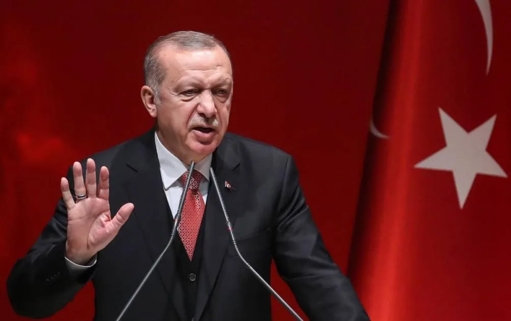 أردوغان يُعيّن قائدًا جديدًا لهيئة الاتصال في الرئاسة التركية. أردوغان يُعيّن قائدًا جديدًا لهيئة الاتصال في الرئاسة التركية.