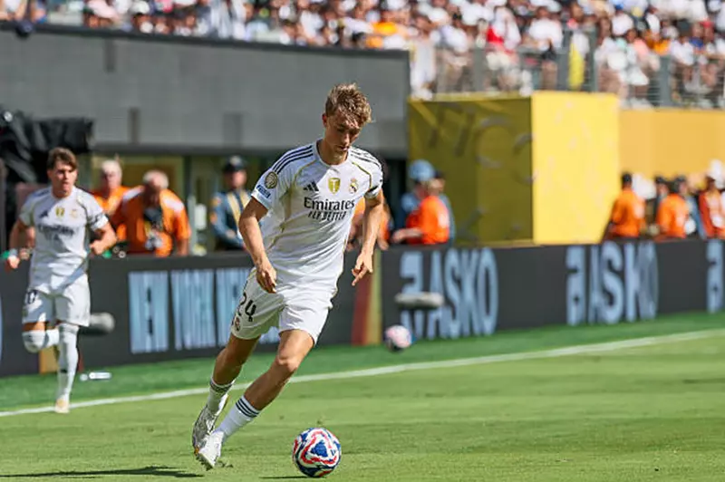 أزمة لريال مدريد.. طرد يحرم هويسن من المشاركة في نصف نهائي كأس العالم للأندية