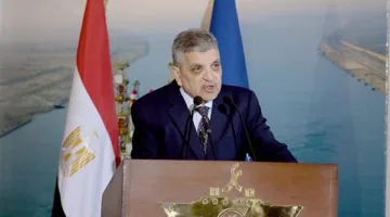 أسامة ربيع: هيئة قناة السويس تؤدي مهامها بشكل كامل لاستعادة حركة العمل في القناة.