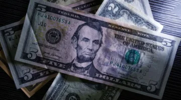 أسعار الدولار مقابل الجنيه المصري اليوم الثلاثاء 22 يوليو 2025