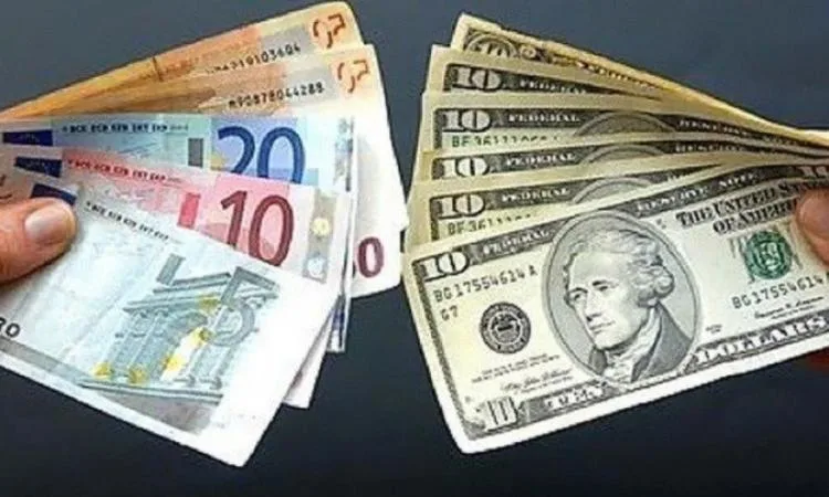 أسعار الدولار والعملات الأجنبية في بداية التداولات الصباحية اليوم